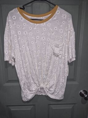 No Boundaries White Daisy Knot Front Top with Mustard Neck